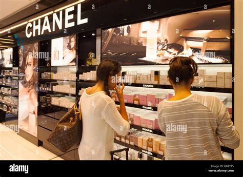 aeroport trudeau boutique hors taxe parfum chanel|Duty Free Shop .